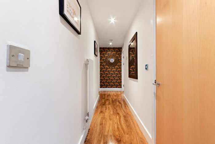 1 Bedroom Flat For Sale In Millharbour, Canary Wharf, E14