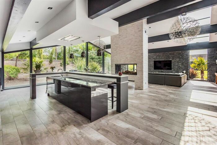 5 Bedroom Detached House For Sale In Bashurst Hill, Itchingfield, Horsham, RH13