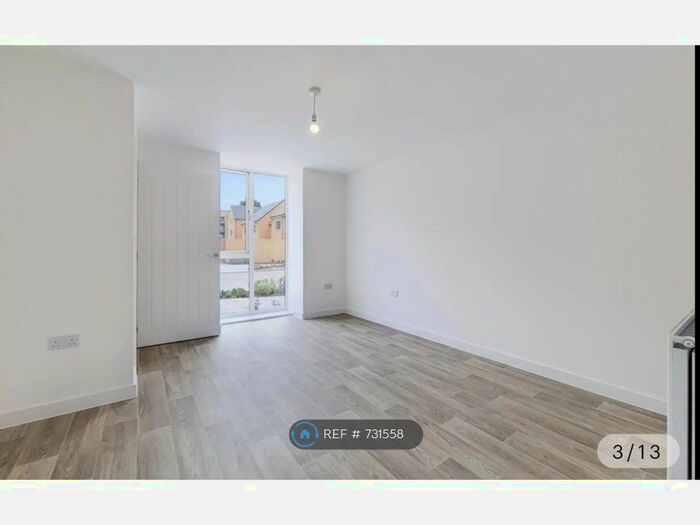 3 Bedroom End Of Terrace House To Rent In Crete Hall Road, Northfleet, Gravesend, DA11