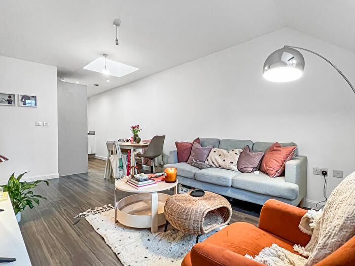 1 Bedroom Flat To Rent In Mackintosh Street, Bromley, BR2