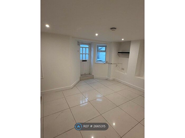 1 Bedroom Flat To Rent In Prince George Road, London, N16
