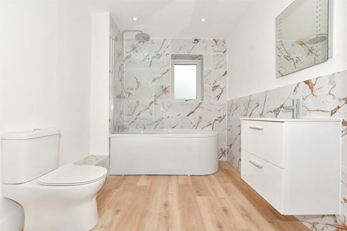 4 Bedroom Detached House For Sale In Station Road, Dover, Kent, CT15
