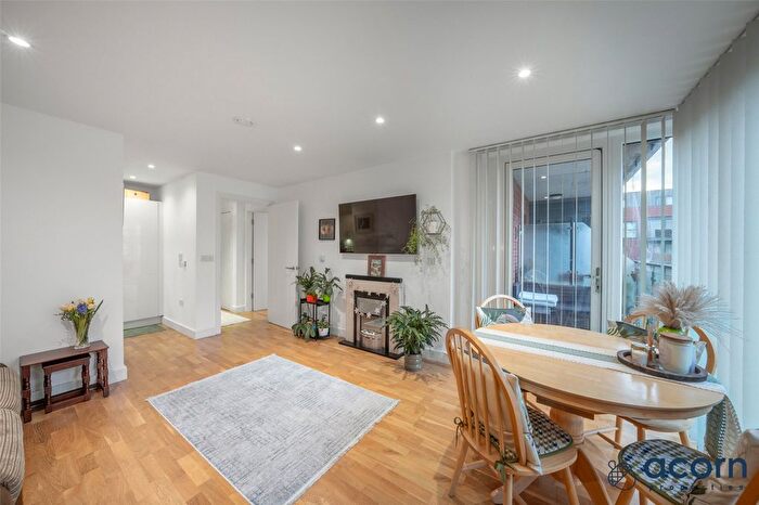 1 Bedroom Flat For Sale In Zenith Close, Colindale, London, NW9