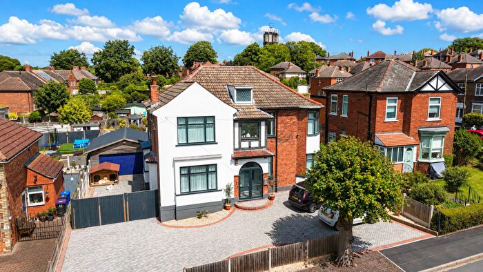4 Bedroom Detached House For Sale In Lime Tree Avenue, Gainsborough, DN21