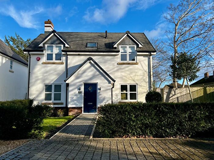 3 Bedroom Detached House To Rent In Wainsford Road, Pennington, Lymington, Hampshire, SO41