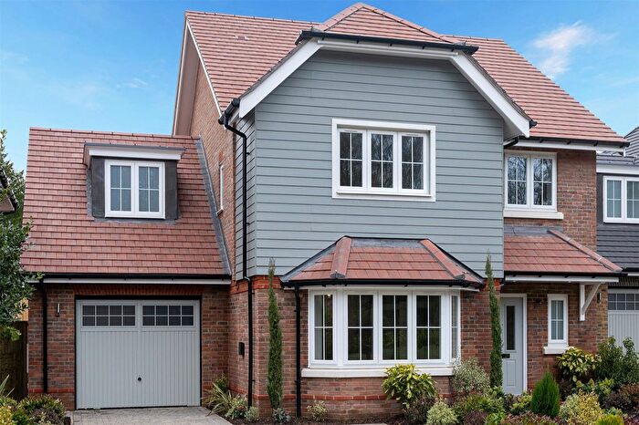 4 Bedroom Detached House For Sale In London Road, Ascot, RG12