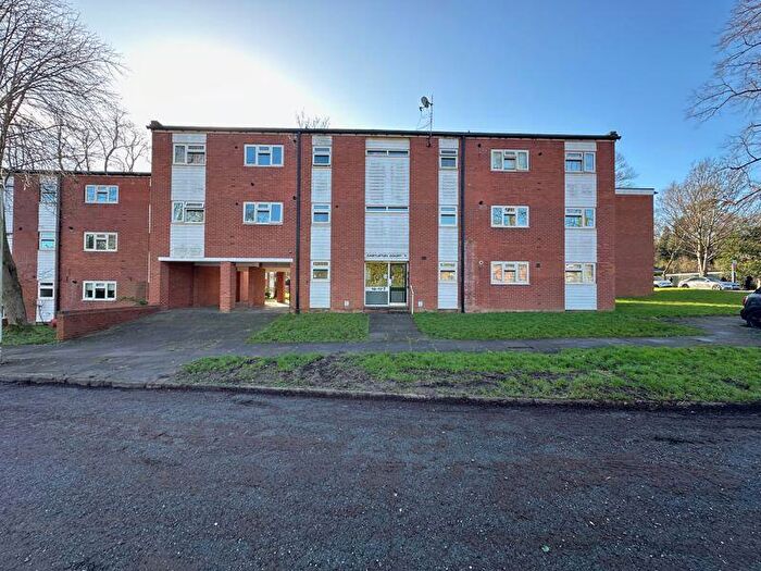 3 Bedroom Flat To Rent In Gilldown Place, Birmingham, B15