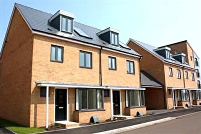 4 Bedroom Semi-Detached House To Rent In Stratford Road, Wolverton, Milton Keynes, MK12