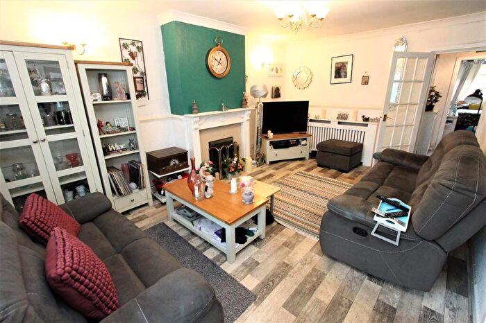 2 Bedroom Bungalow For Sale In Church Lane, Great Sutton, CH66