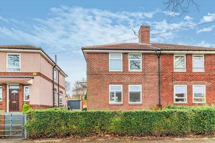 3 Bedroom Semi-Detached House To Rent In Cox Place, Sheffield, S6