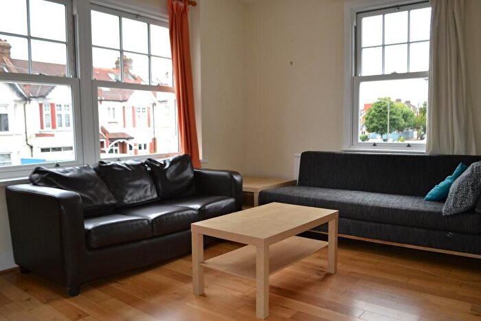 2 Bedroom Flat To Rent In Revelstoke Road, Southfields, London, Greater London, SW18