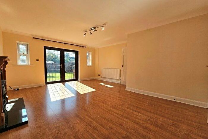 3 Bedroom Terraced House To Rent In Prospect Place, Bromley, BR2