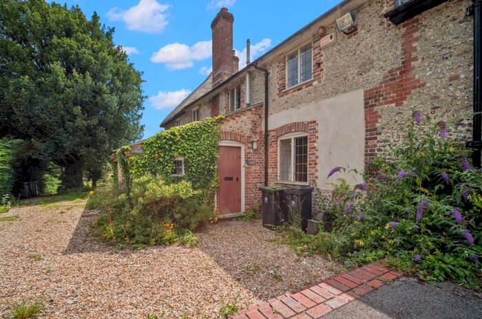 2 Bedroom Cottage To Rent In Milton Abbas, DT11