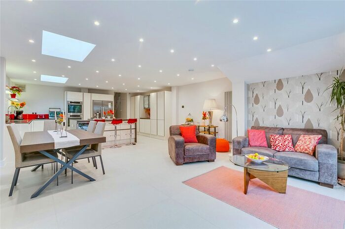 3 Bedroom Property To Rent In Rothschild Road, Chiswick, W4