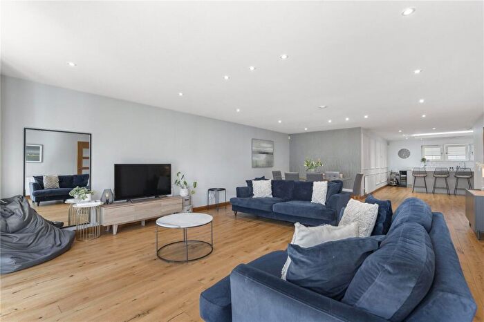 3 Bedroom Apartment For Sale In Lanark Road West, Balerno, United Kingdom, EH14