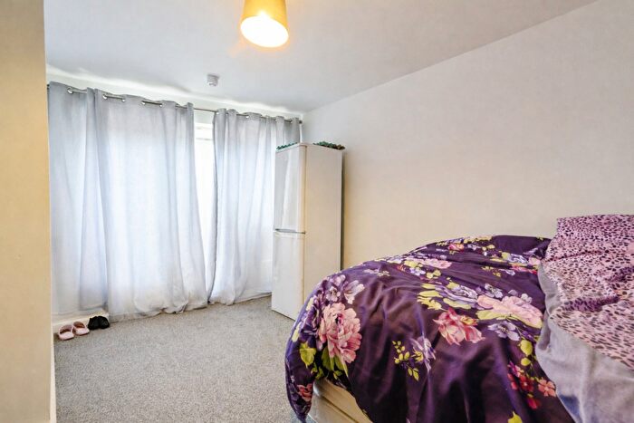 2 Bedroom Apartment For Sale In Marsden Road, Bolton, BL1 - Photo 6