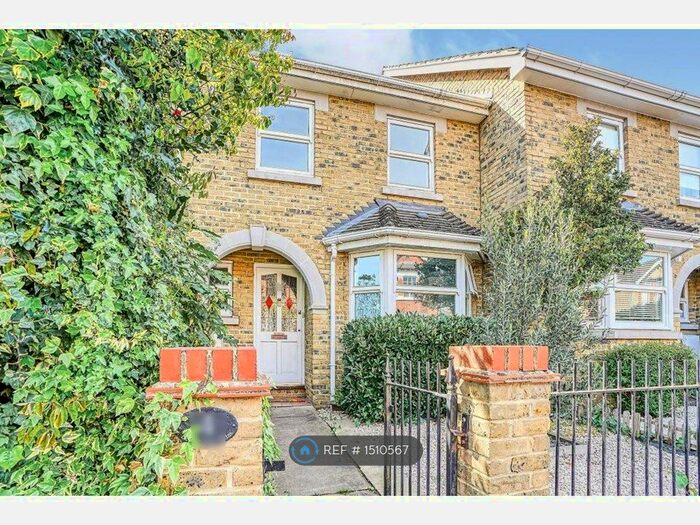 3 Bedroom Terraced House To Rent In Beauchamp Villas, Kingston Upon Thames, KT2