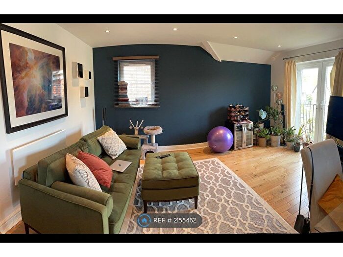 2 Bedroom Flat To Rent In Sutherland Avenue, Leeds, LS8