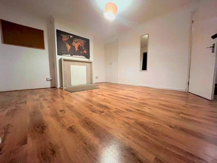 2 Bedroom Flat To Rent In Main Road, Long Hanborough, Witney, OX29