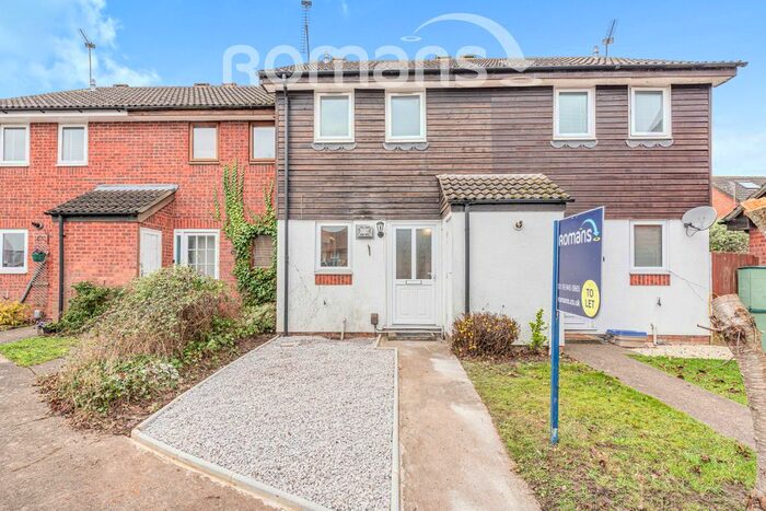 2 Bedroom Terraced House To Rent In Beaconsfield Way, Earley, Reading, RG6