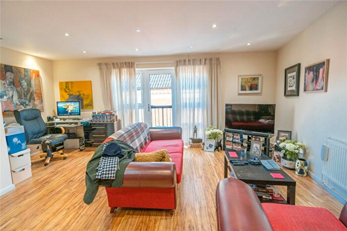 2 Bedroom Apartment For Sale In Wellowgate Mews, Grimsby, Lincolnshire, DN32