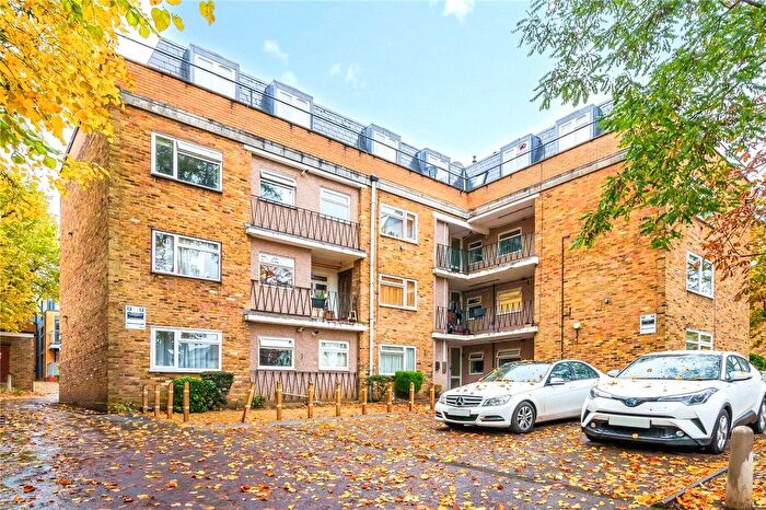 1 Bedroom Flat To Rent In Waverley Road, Enfield, EN2