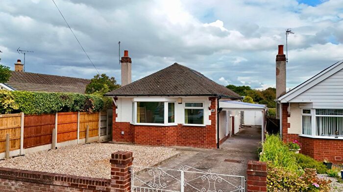 2 Bedroom Bungalow For Sale In Bryn Cwnin Road, Rhyl, LL18