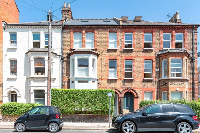 1 Bedroom Terraced House For Sale In Beechmore Road, Battersea Park, SW11