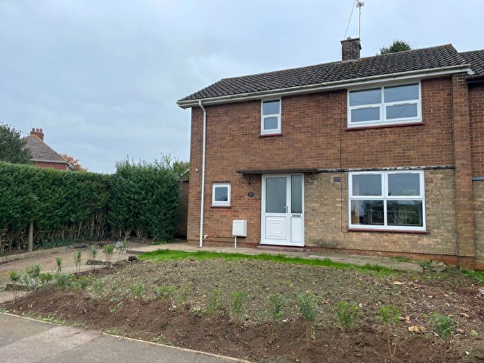 3 Bedroom Semi-Detached House To Rent In Risedale, Caistor, LN7
