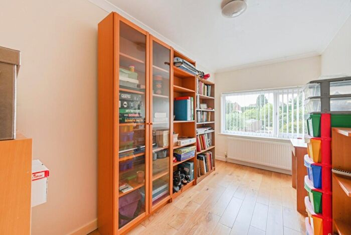 3 Bedroom Detached House For Sale In Wilnecote Lane, Tamworth, Staffordshire, B77