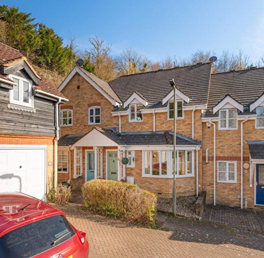 3 Bedroom Terraced House For Sale In Foxwood Grove, Pratts Bottom, BR6