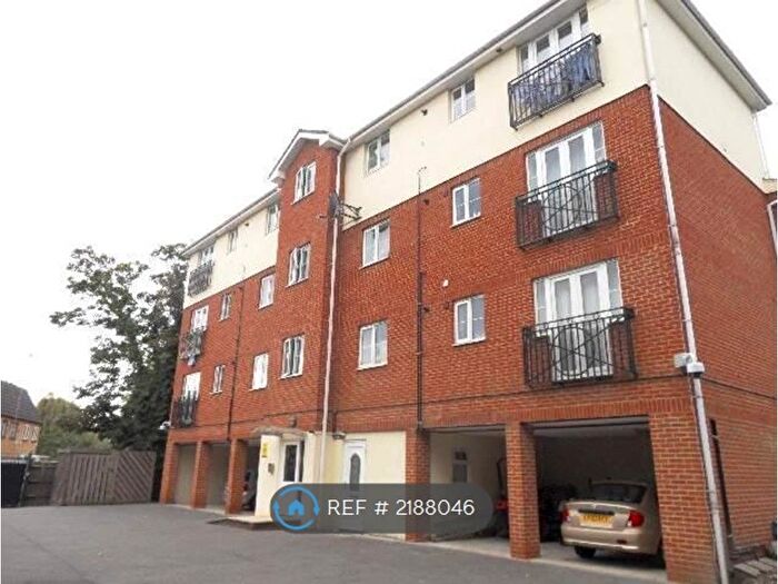 1 Bedroom Flat To Rent In West Point Close, Hounslow, TW4