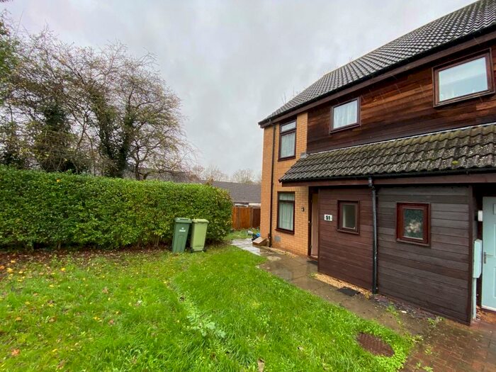 2 Bedroom House To Rent In Howitt Drive, Bradville, Milton Keynes, MK13