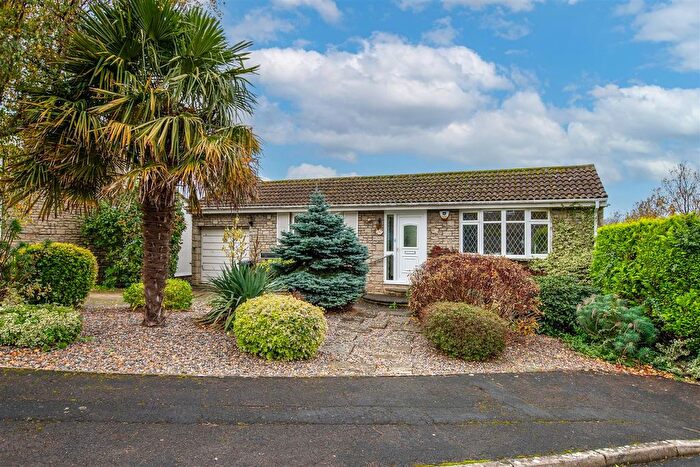 2 Bedroom Detached Bungalow For Sale In Pines Road, Bitton, Bristol, BS30