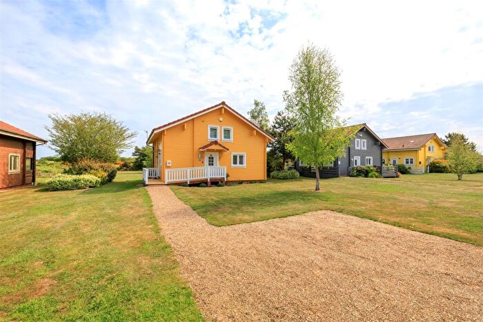 2 Bedroom Chalet For Sale In Caldecott, Fritton, Great Yarmouth, NR31