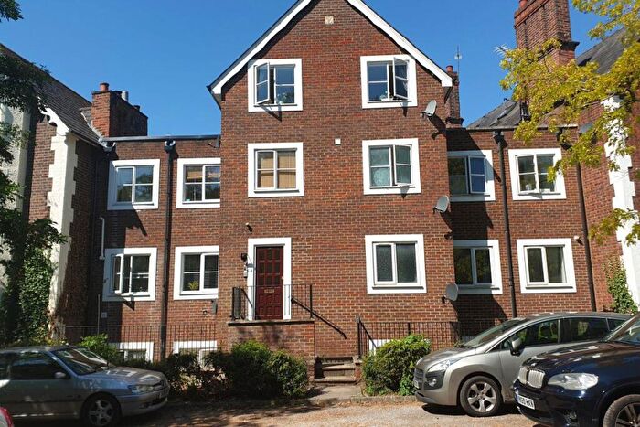 2 Bedroom Flat To Rent In Upton Park, SL1
