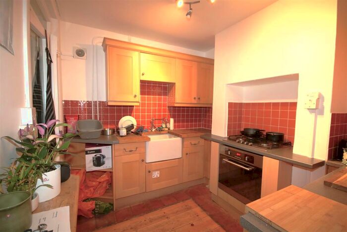 2 Bedroom Property To Rent In Kirbys Lane, Canterbury, CT2