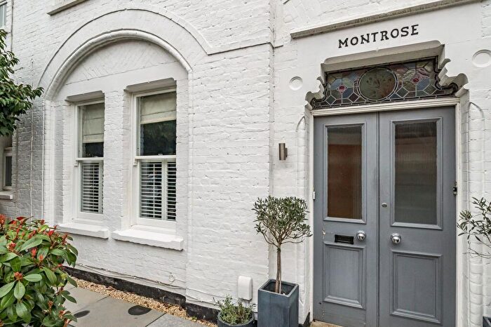 2 Bedroom Flat For Sale In Frances Road, Windsor, SL4