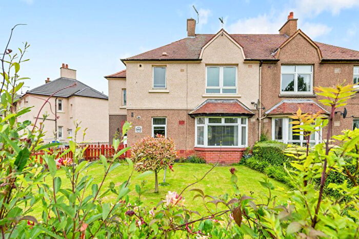 2 Bedroom Flat For Sale In Tweed Street, Grangemouth, FK3