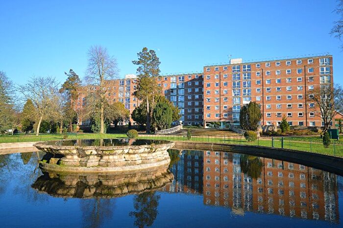 2 Bedroom Flat To Rent In Milton Mount, Pound Hill, Crawley, RH10