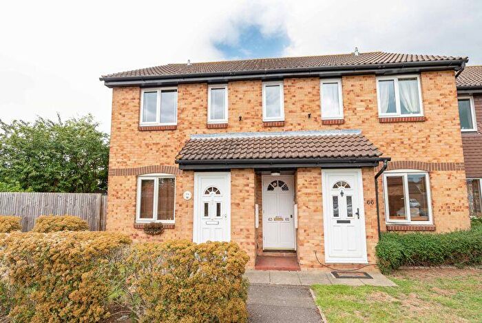 1 Bedroom Flat For Sale In Telford Drive, Walton-On-Thames, KT12