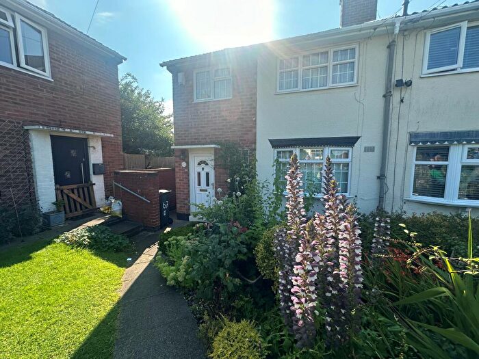 3 Bedroom House To Rent In Elstree Avenue, Leicester, LE5