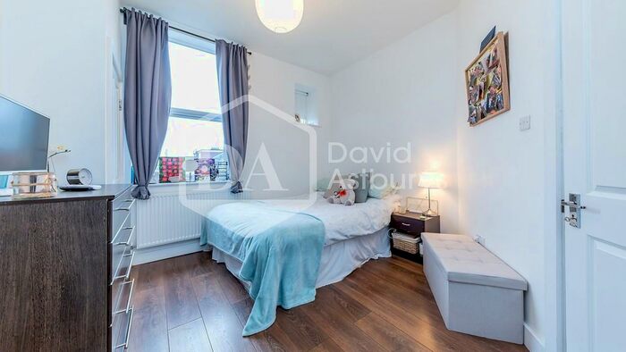 2 Bedroom Apartment To Rent In Wightman Road, Hornsey, London, N8