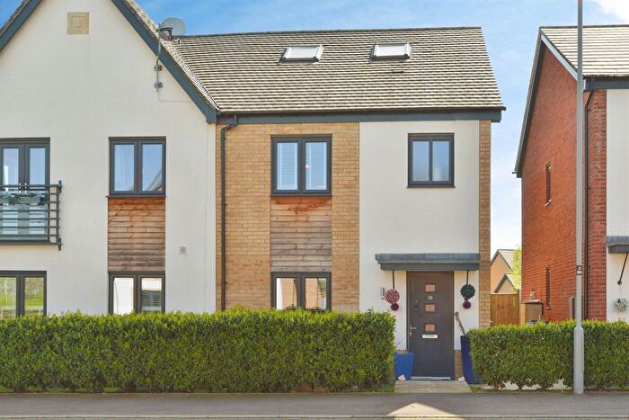 5 Bedroom Semi Detached House For Sale In Muncaster Grove, Broughton, Milton Keynes, MK10