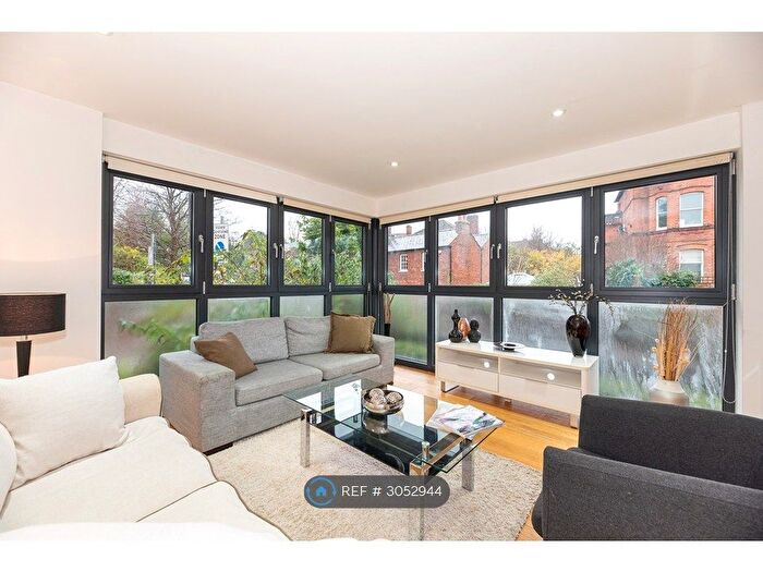 2 Bedroom Flat To Rent In Surbiton Hill Road, Surbiton, KT6