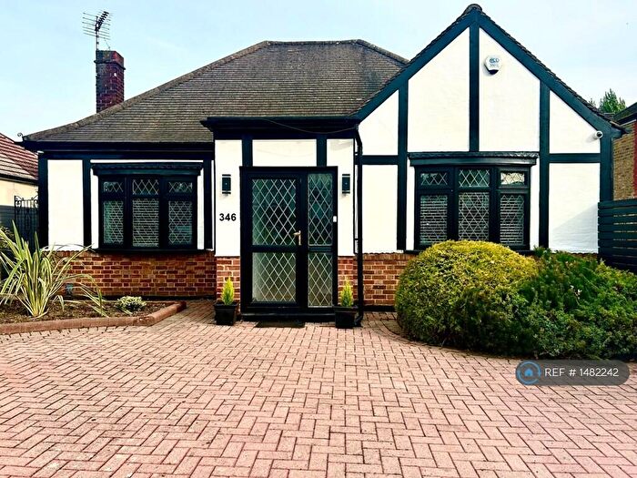 4 Bedroom Detached House To Rent In Fencepiece Road, Chigwell, IG7