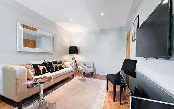 2 Bedroom Flat To Rent In Seymour Place, Marylebone, London, W1H