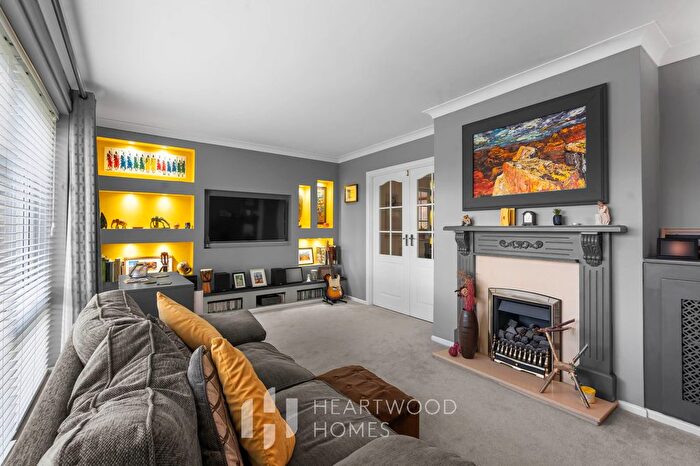 4 Bedroom Detached House For Sale In Tippendell Lane, St. Albans, AL2