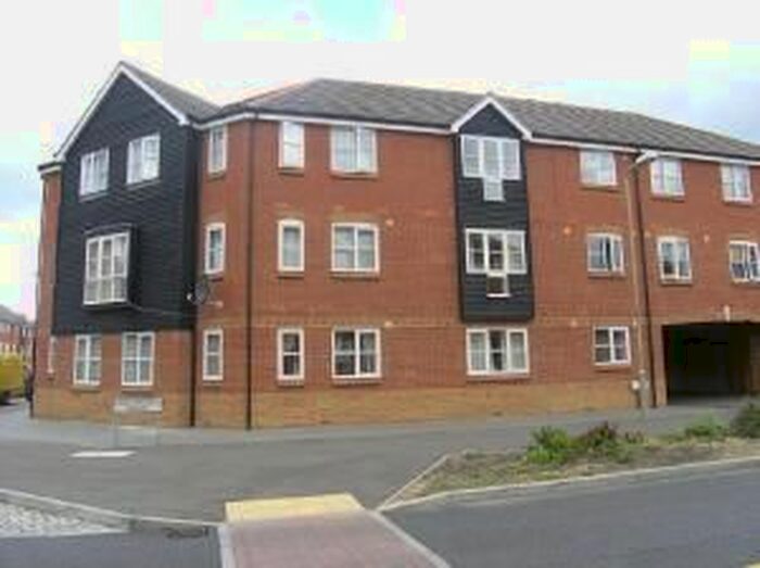 2 Bedroom Flat To Rent In White Willow Close, Willesborough, Ashford, TN24