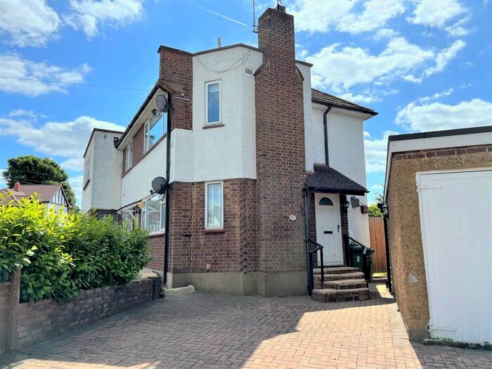 2 Bedroom Maisonette To Rent In Priests Lane, Shenfield, Brentwood, CM15